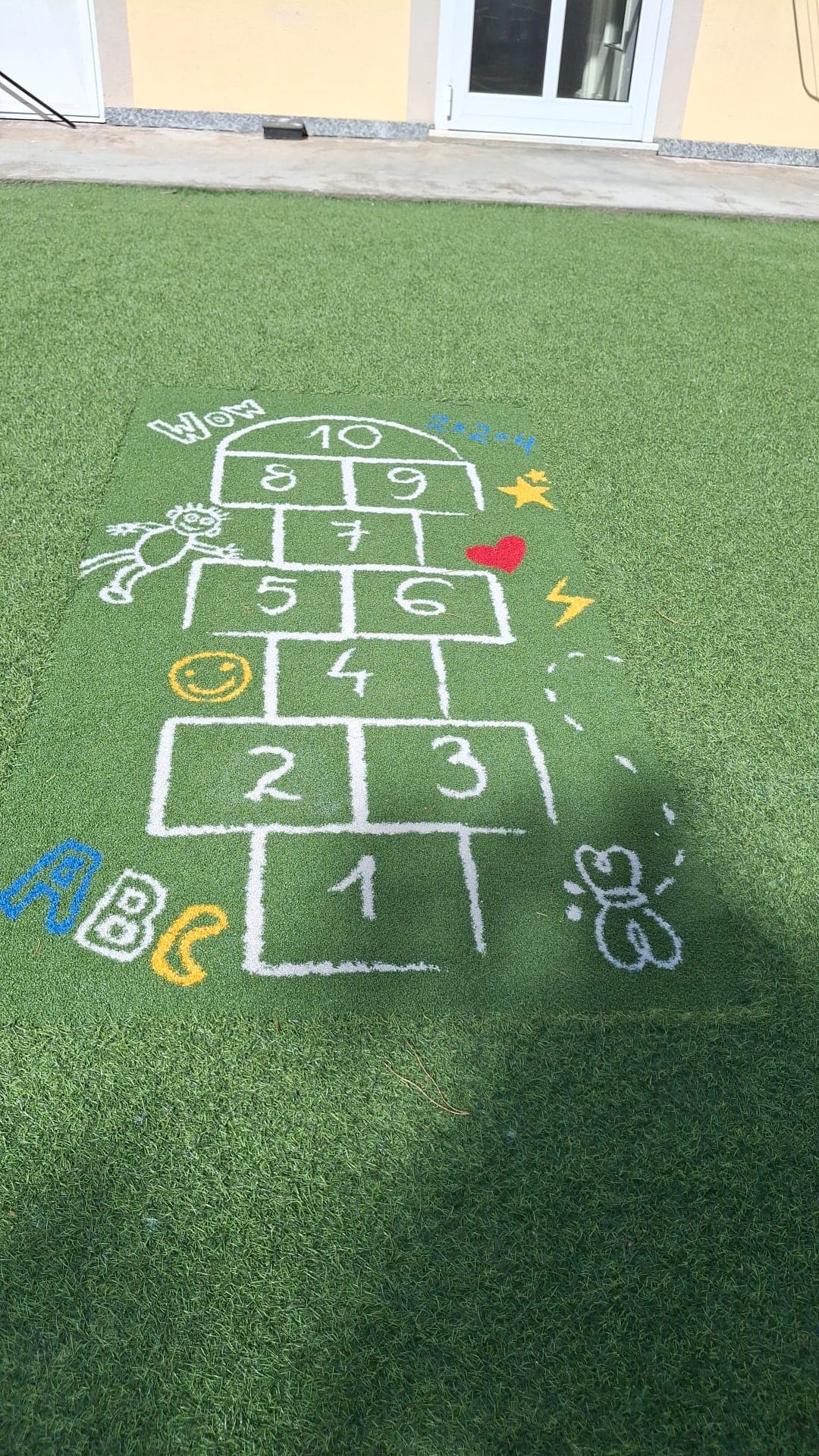 il gioco della campana in giardino
