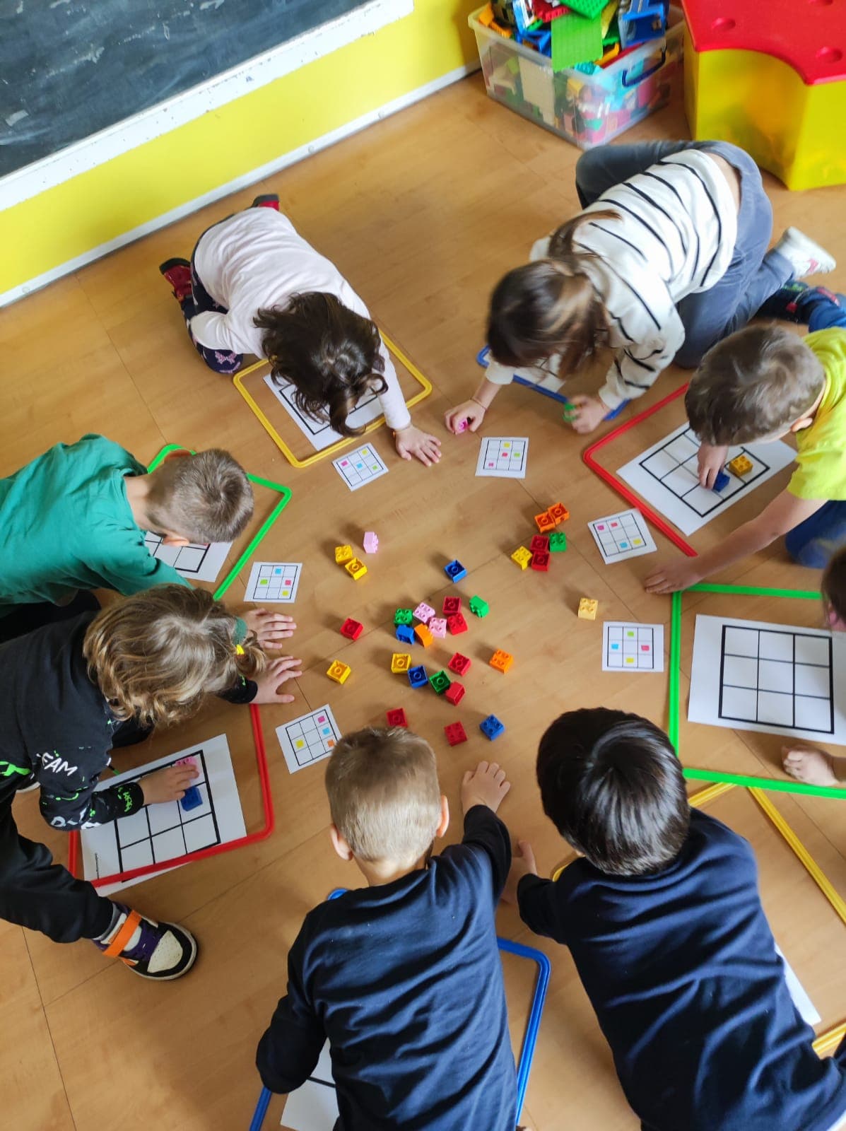 gioco con i mattoncini colorati